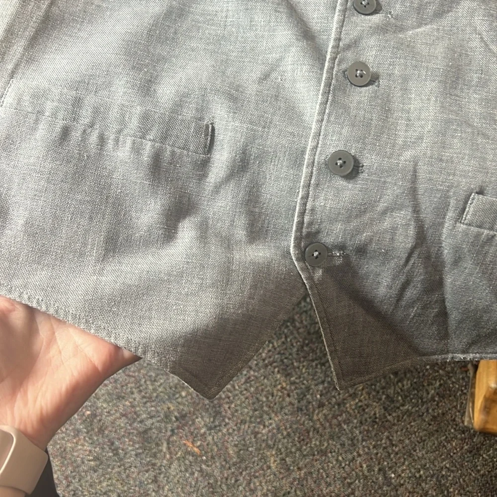 Vest - Picture 3 of 4